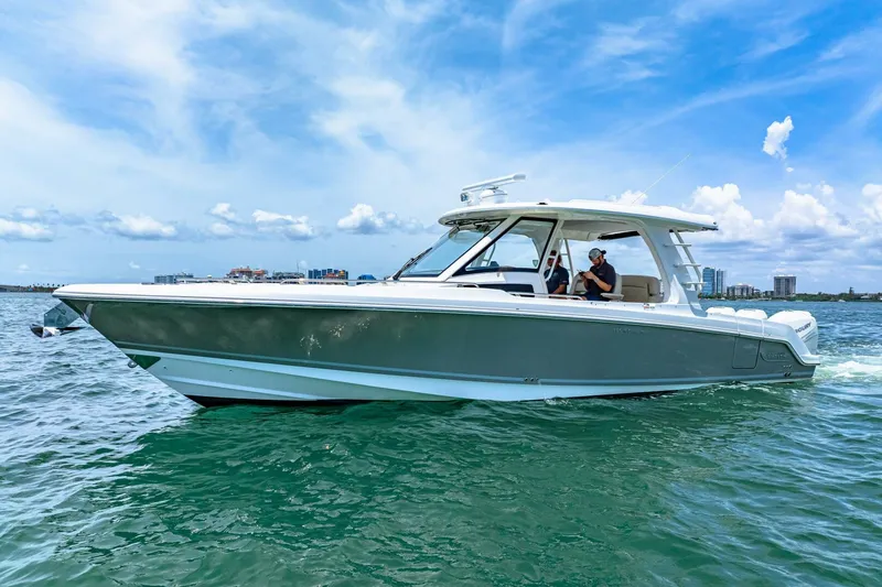 Slide: The Image of Boston Whaler 350 Realm 2019 - 5488911