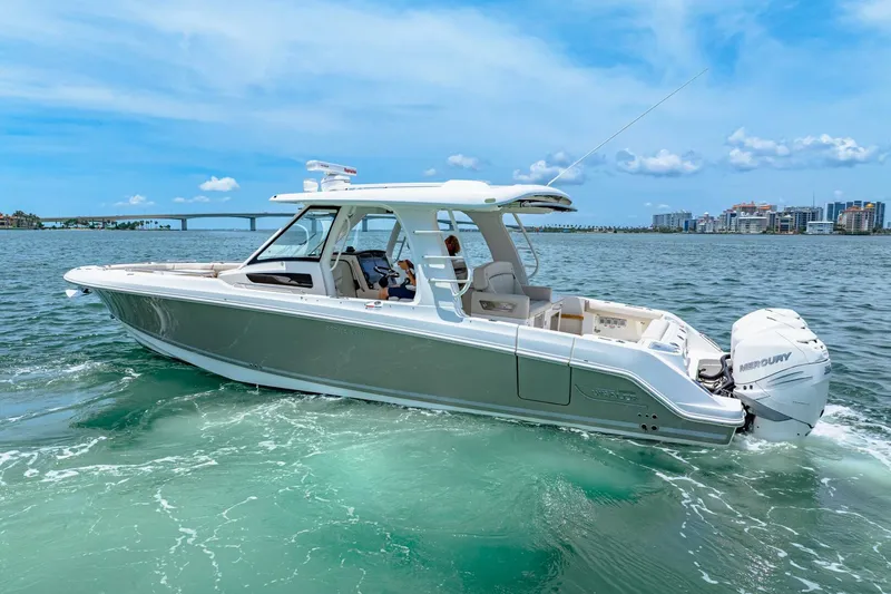 Slide: The Image of Boston Whaler 350 Realm 2019 - 5488923