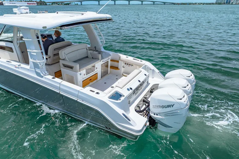 Slide: The Image of Boston Whaler 350 Realm 2019 - 5488926
