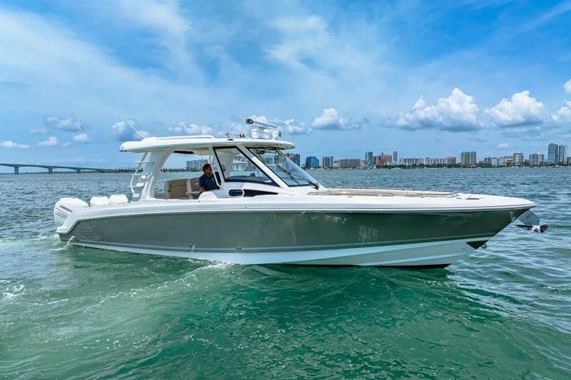 Slide: The Image of Boston Whaler 350 Realm 2019 - 5488932