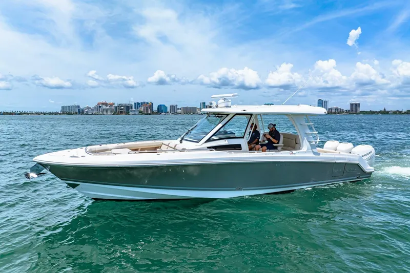 Slide: The Image of Boston Whaler 350 Realm 2019 - 5488912