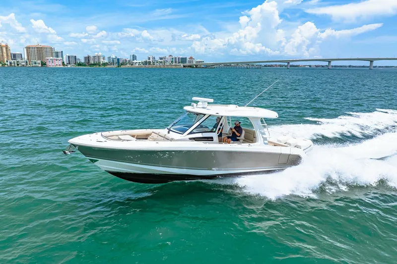 Slide: The Image of Boston Whaler 350 Realm 2019 - 5488957