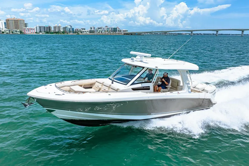 Slide: The Image of Boston Whaler 350 Realm 2019 - 5488959