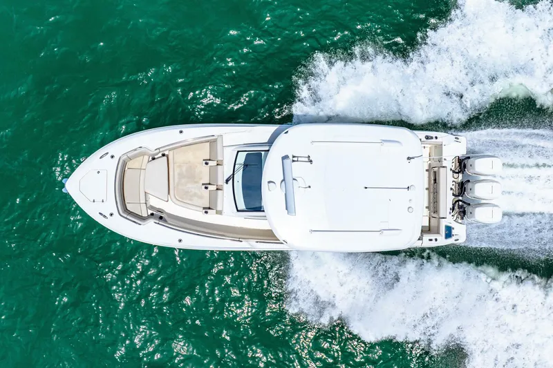 Slide: The Image of Boston Whaler 350 Realm 2019 - 5488971