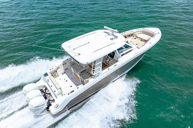 Slide: The Image of Boston Whaler 350 Realm 2019 - 5488974