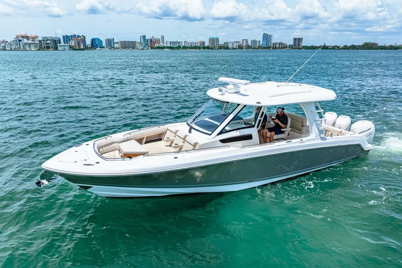 Slide: The Image of Boston Whaler 350 Realm 2019 - 5488913