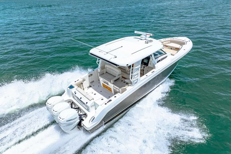 Slide: The Image of Boston Whaler 350 Realm 2019 - 5488975