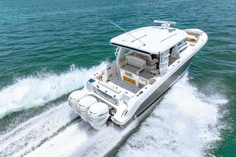 Slide: The Image of Boston Whaler 350 Realm 2019 - 5488976