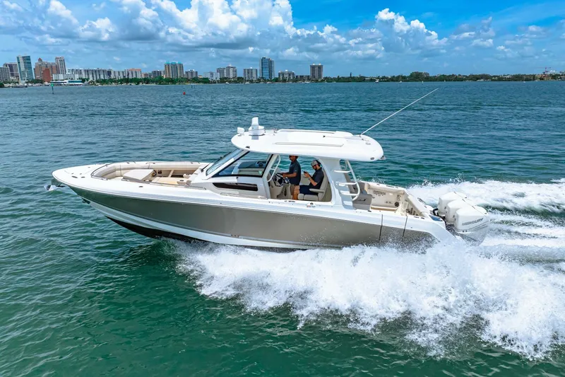 Slide: The Image of Boston Whaler 350 Realm 2019 - 5488979