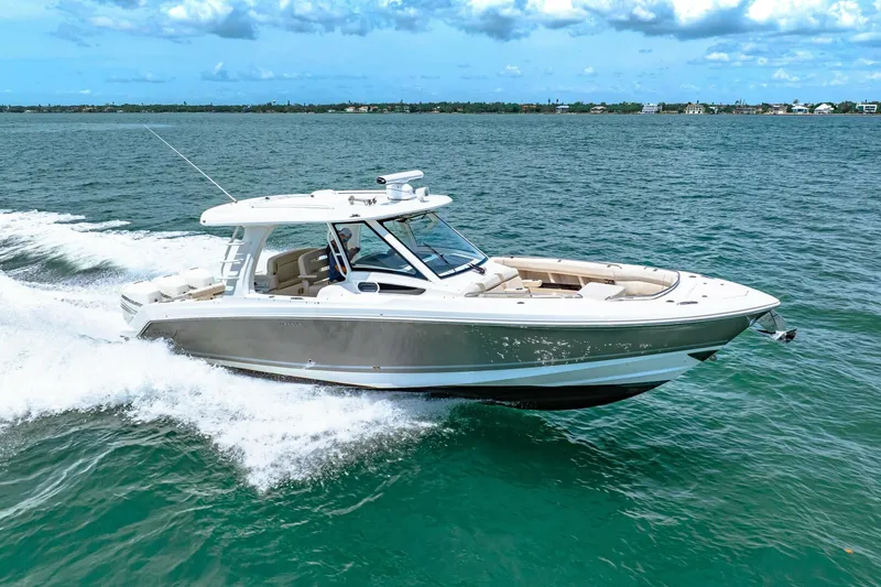 Slide: The Image of Boston Whaler 350 Realm 2019 - 5488982