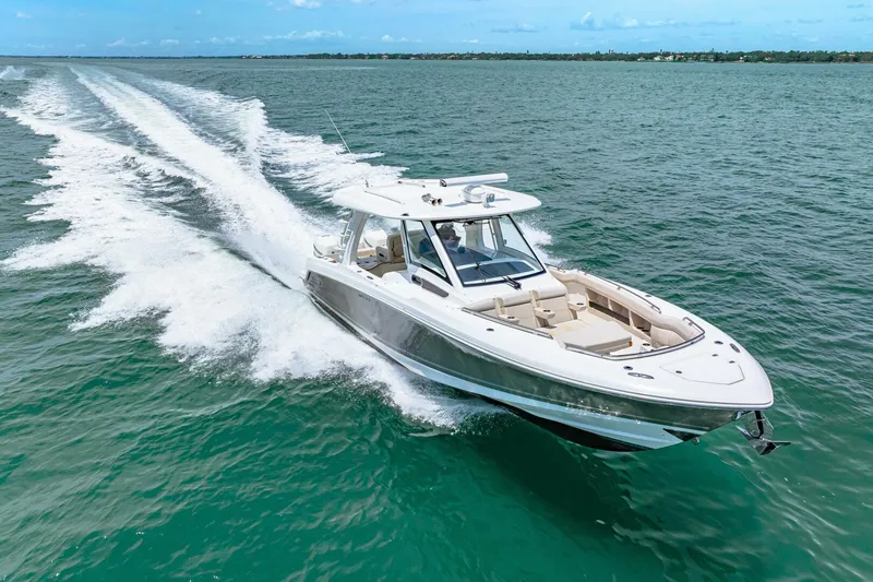 Slide: The Image of Boston Whaler 350 Realm 2019 - 5488984