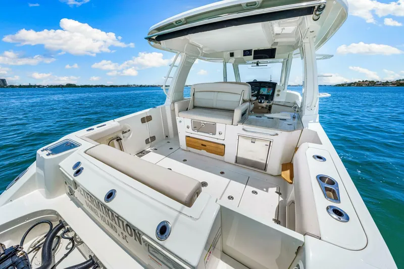 Slide: The Image of Boston Whaler 350 Realm 2019 - 5488987