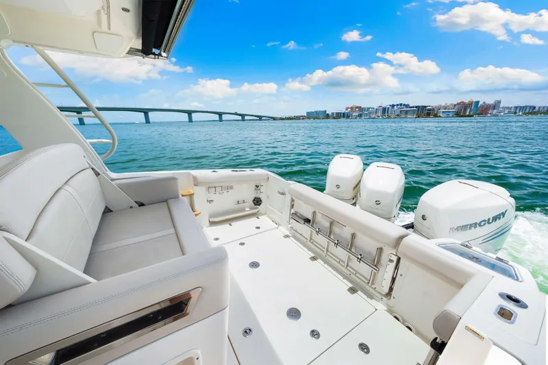 Slide: The Image of Boston Whaler 350 Realm 2019 - 5488990