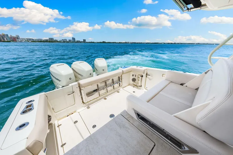 Slide: The Image of Boston Whaler 350 Realm 2019 - 5488991