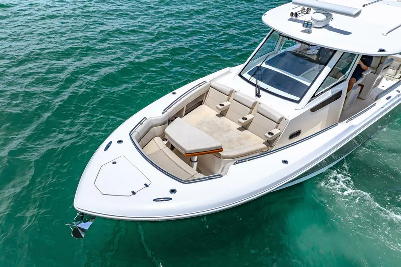 Slide: The Image of Boston Whaler 350 Realm 2019 - 5488915