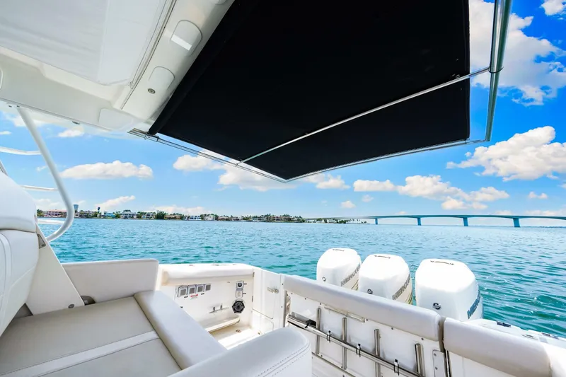 Slide: The Image of Boston Whaler 350 Realm 2019 - 5488998