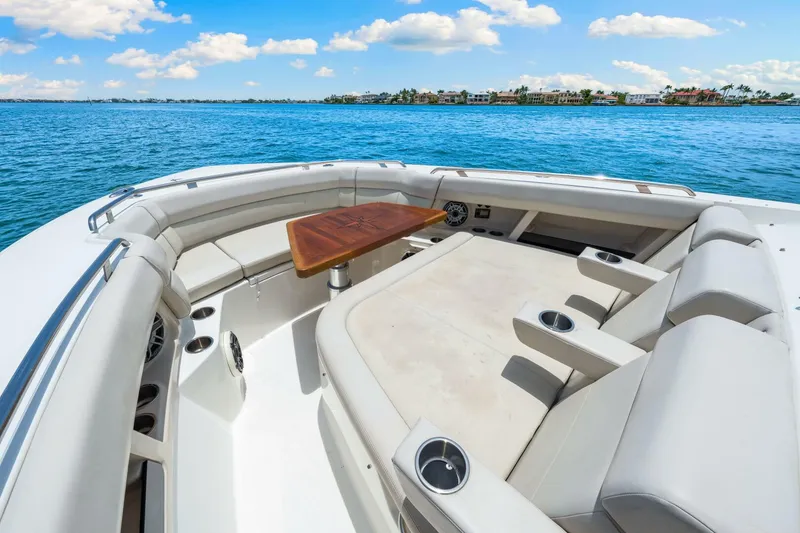 Slide: The Image of Boston Whaler 350 Realm 2019 - 5489009