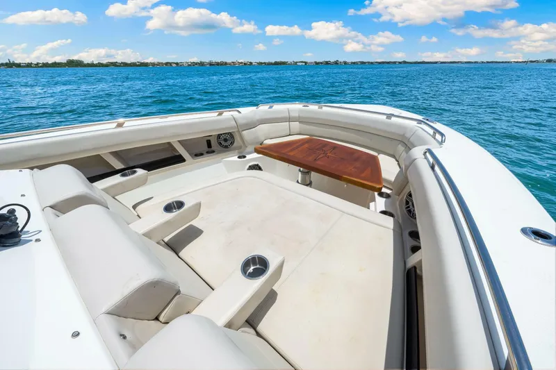Slide: The Image of Boston Whaler 350 Realm 2019 - 5489010