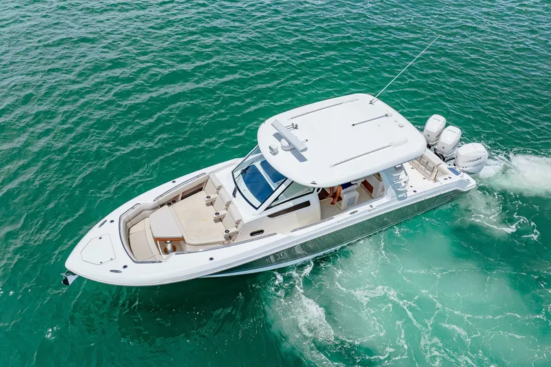 Slide: The Image of Boston Whaler 350 Realm 2019 - 5488917