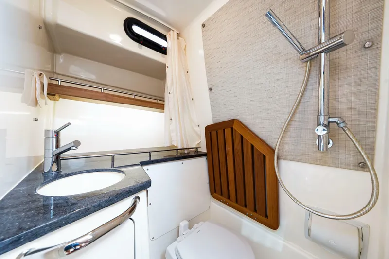 Slide: The Image of Boston Whaler 350 Realm 2019 - 5489020