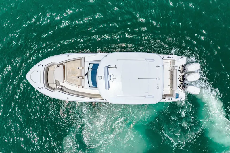 Slide: The Image of Boston Whaler 350 Realm 2019 - 5488918