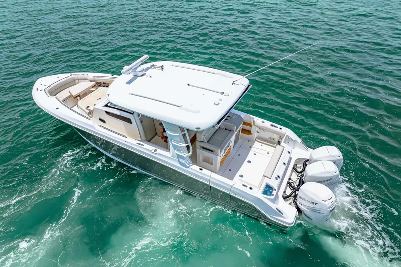 Slide: The Image of Boston Whaler 350 Realm 2019 - 5488919