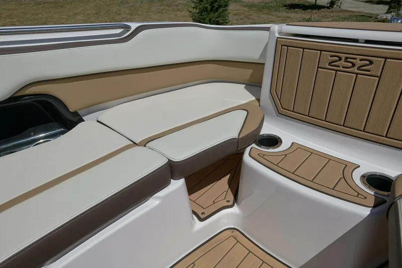 Slide: The Image of Yamaha 252S 2023 - 5524519