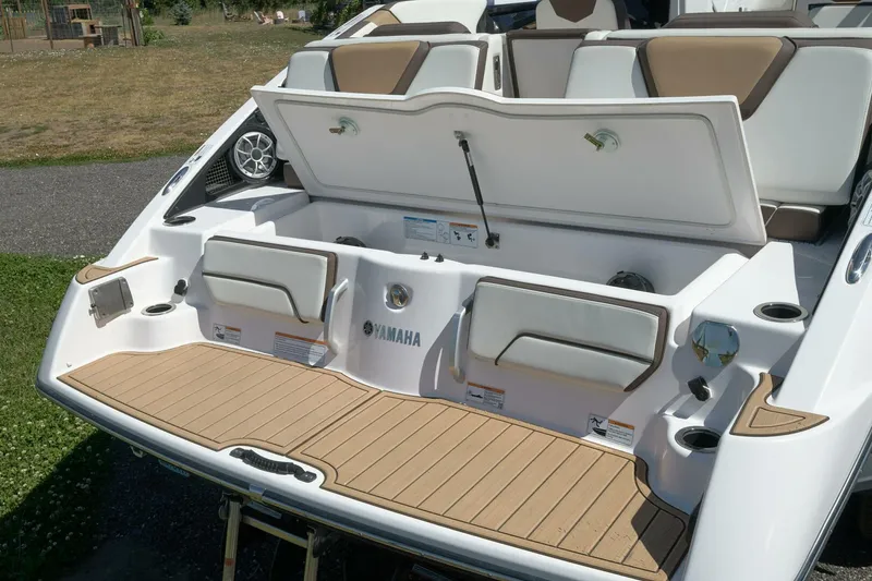 Slide: The Image of Yamaha 252S 2023 - 5524708