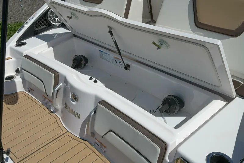 Slide: The Image of Yamaha 252S 2023 - 5524724