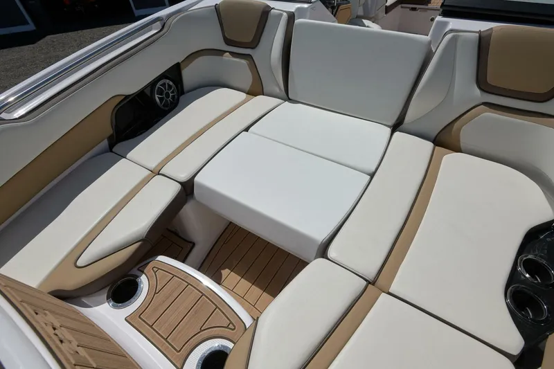 Slide: The Image of Yamaha 252S 2023 - 5524814