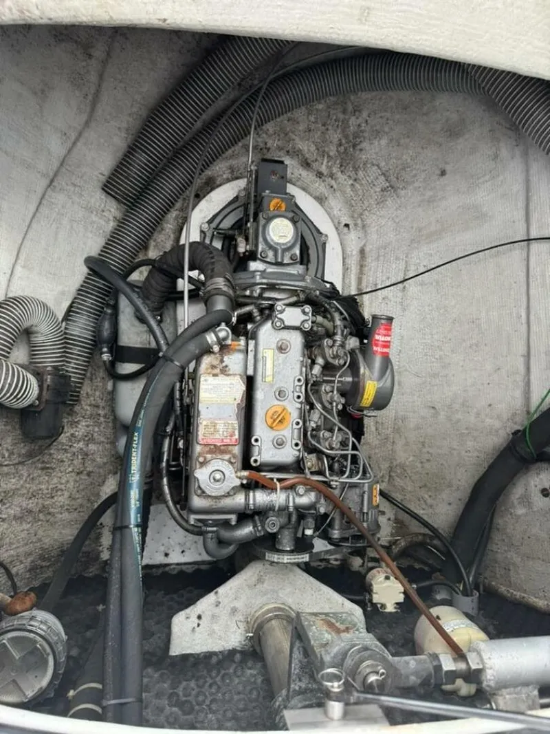 Slide: The Image of 30 Hp Yanmar 3GM30F diesel engines.  - 5489778