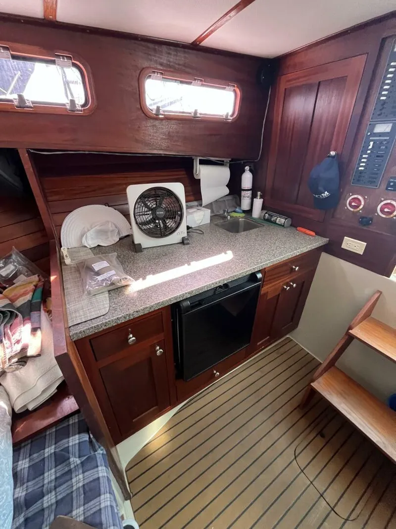 Slide: The Image of Uniflite 28' Salty Dog 1976 - 5489903