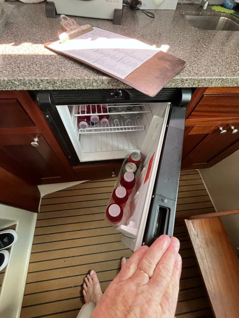 Slide: The Image of Uniflite 28' Salty Dog 1976 - 5489905