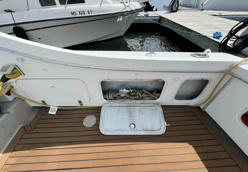 Slide: The Image of Uniflite 28' Salty Dog 1976 - 5489917