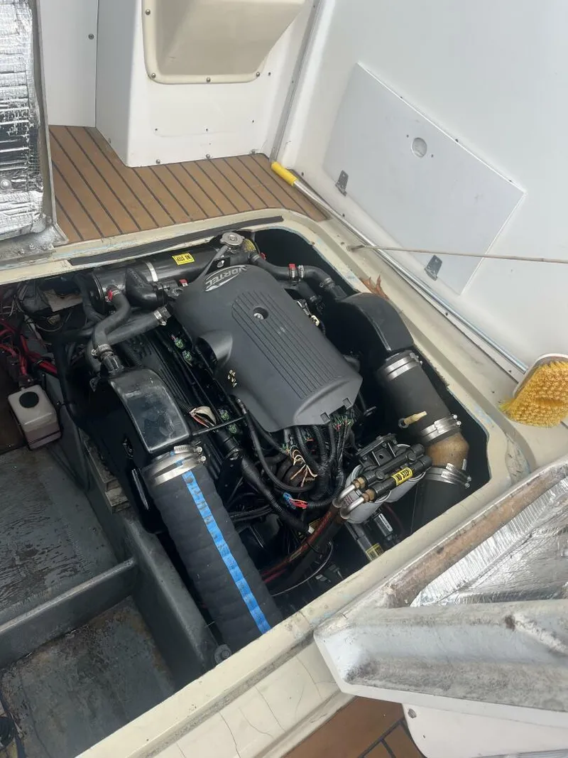 Slide: The Image of Uniflite 28' Salty Dog 1976 - 5489928