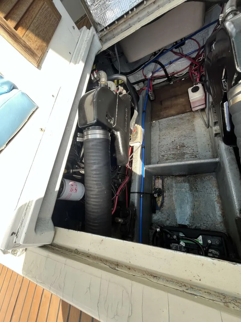 Slide: The Image of Uniflite 28' Salty Dog 1976 - 5489930