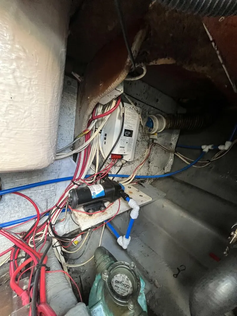 Slide: The Image of Uniflite 28' Salty Dog 1976 - 5489939