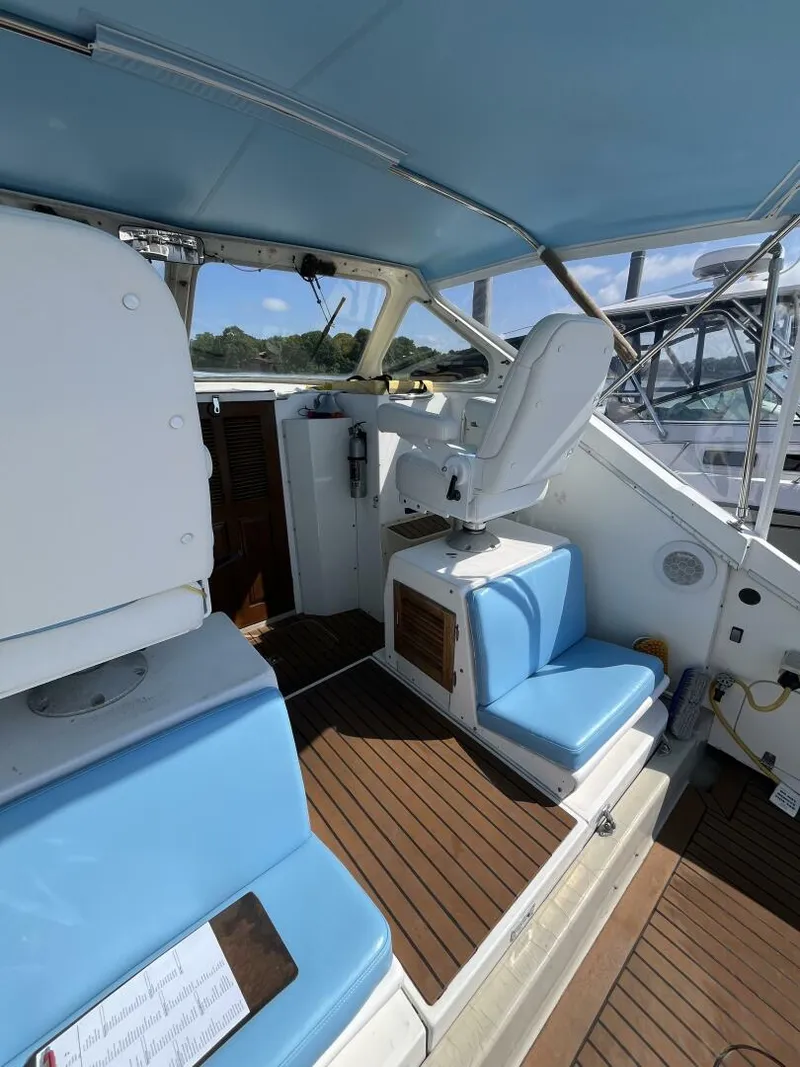 Slide: The Image of Uniflite 28' Salty Dog 1976 - 5489895