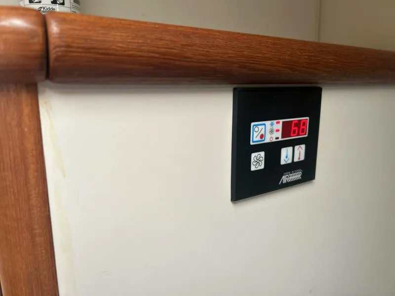 Slide: The Image of Pursuit 30 2003 - 5490054