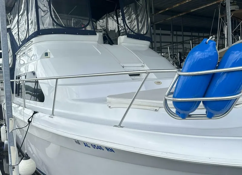 The Image of 34 ft Mainship - Starboard Side - 5490466