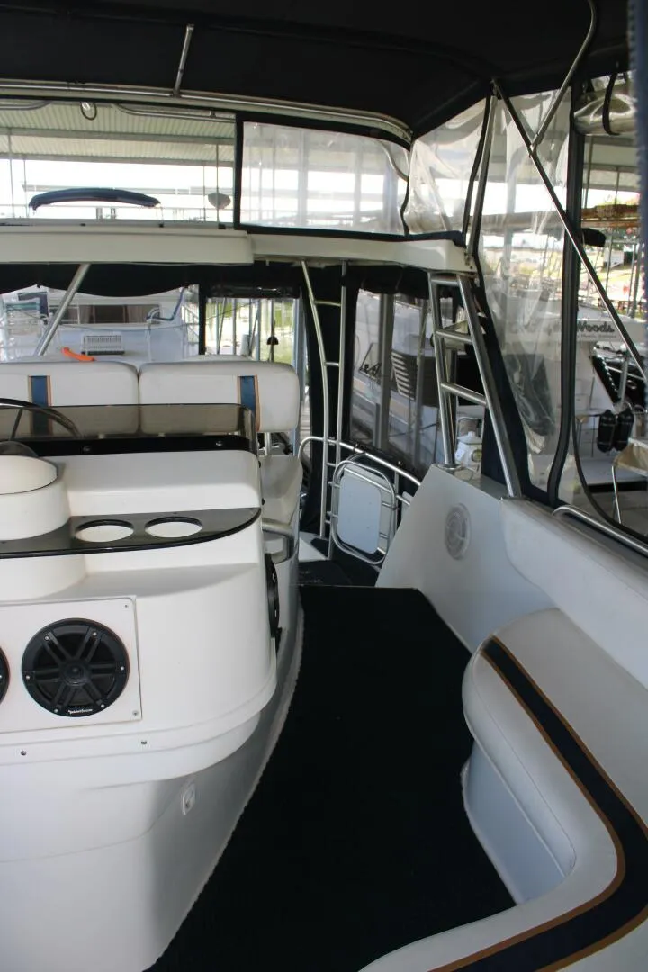 Slide: The Image of 34 ft Mainship - Flybridge Port Side - 5490462