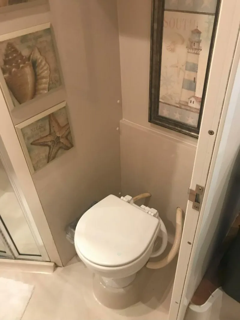 Slide: The Image of 34 ft Mainship - Forward Head - 5490395