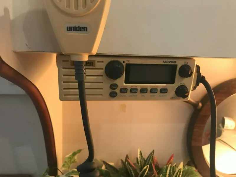 Slide: The Image of 34 ft Mainship - Salon Marine Radio - 5490473