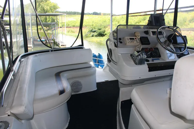 Slide: The Image of 34 ft Mainship - Flybridge Seating Port Side - 5490373