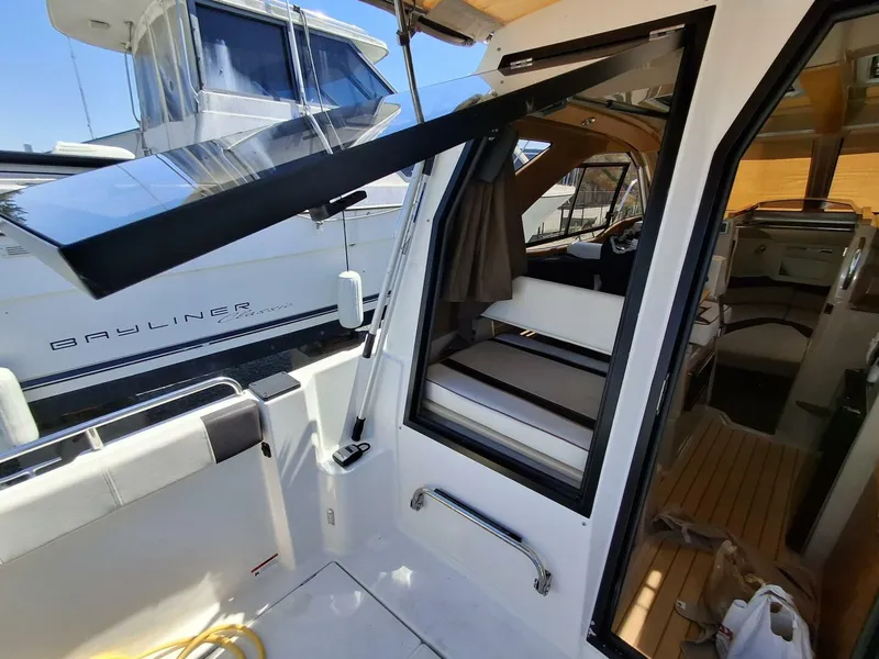 Slide: The Image of Cutwater 24C 2017 - 5490331