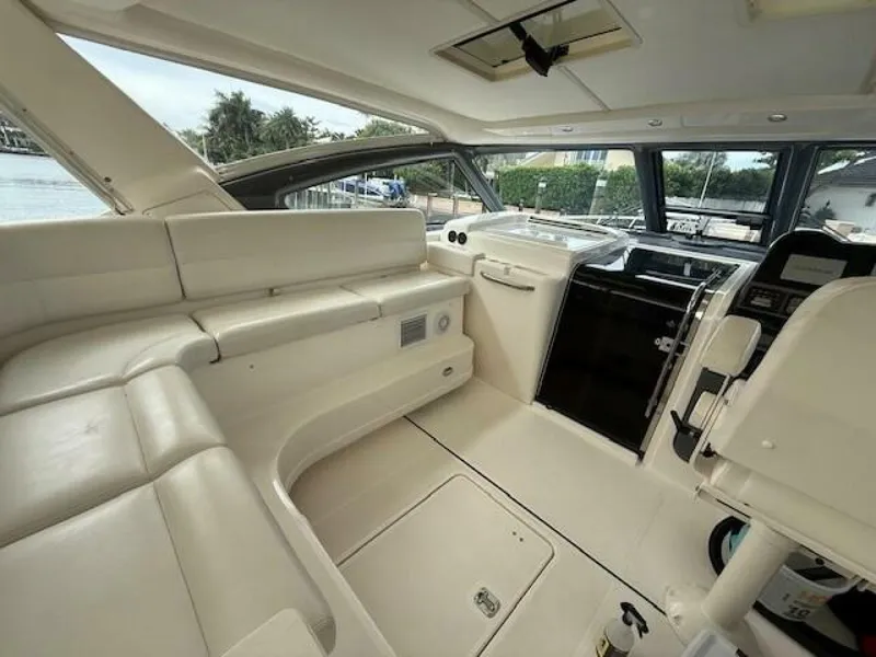 Slide: The Image of Tiara 5200 Express 2000 - 5490446