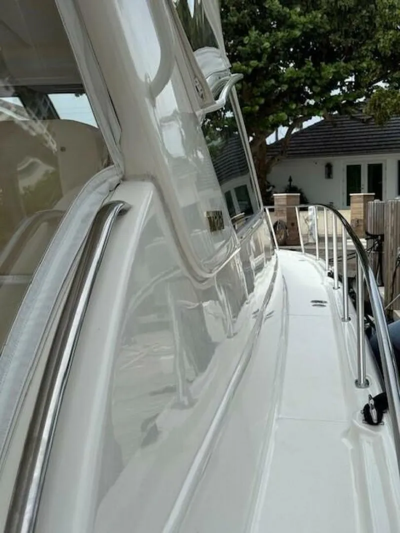 Slide: The Image of Tiara 5200 Express 2000 - 5490451