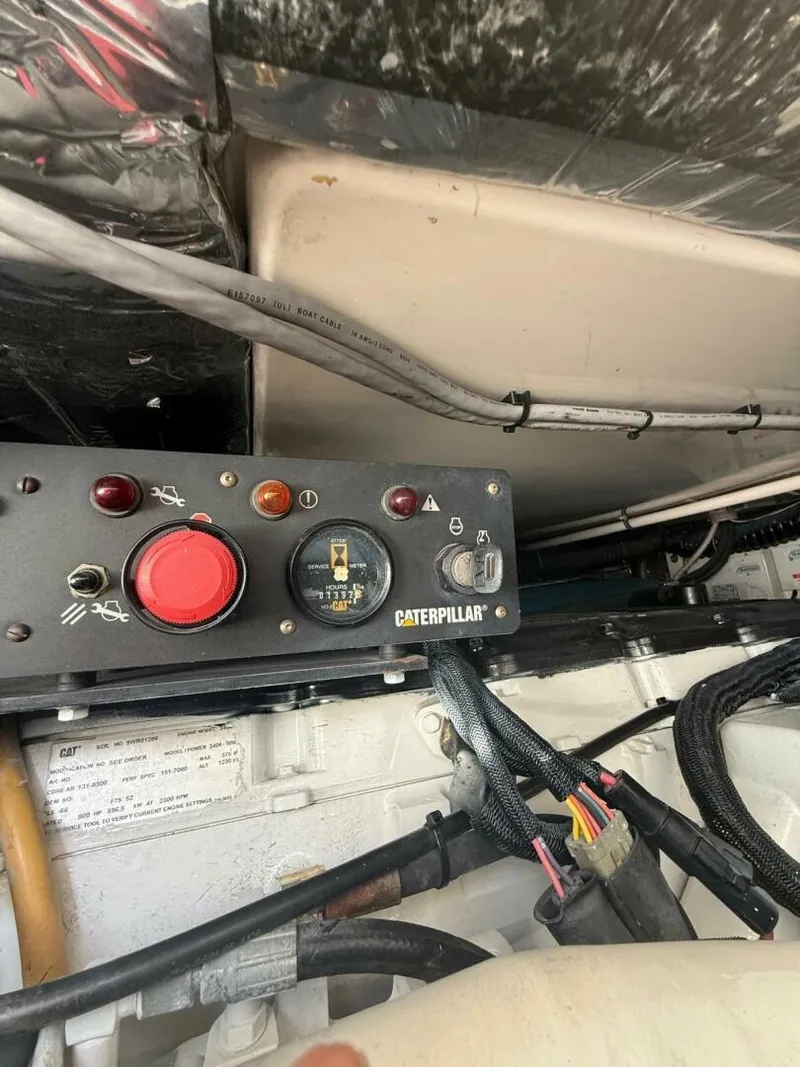 Slide: The Image of Tiara 5200 Express 2000 - 5490413