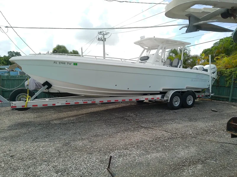 Slide: The Image of Glasstream 328 SCX 2025 - 5490833