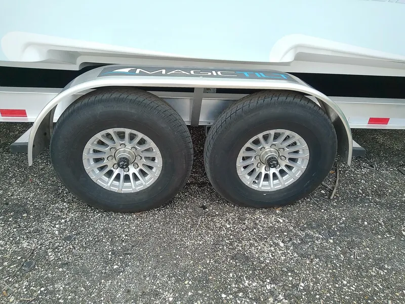 Slide: The Image of Glasstream 328 SCX 2025 - 5490839